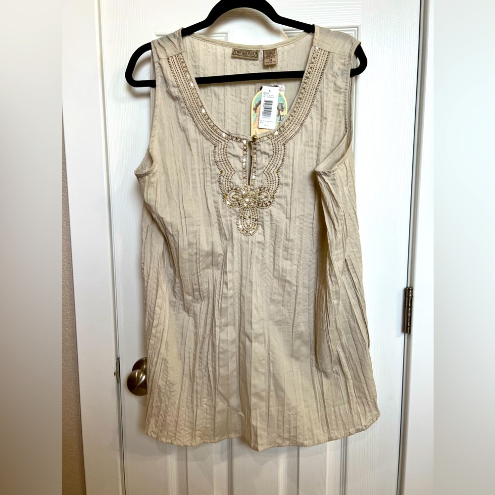 Plus size sleeveless blouse